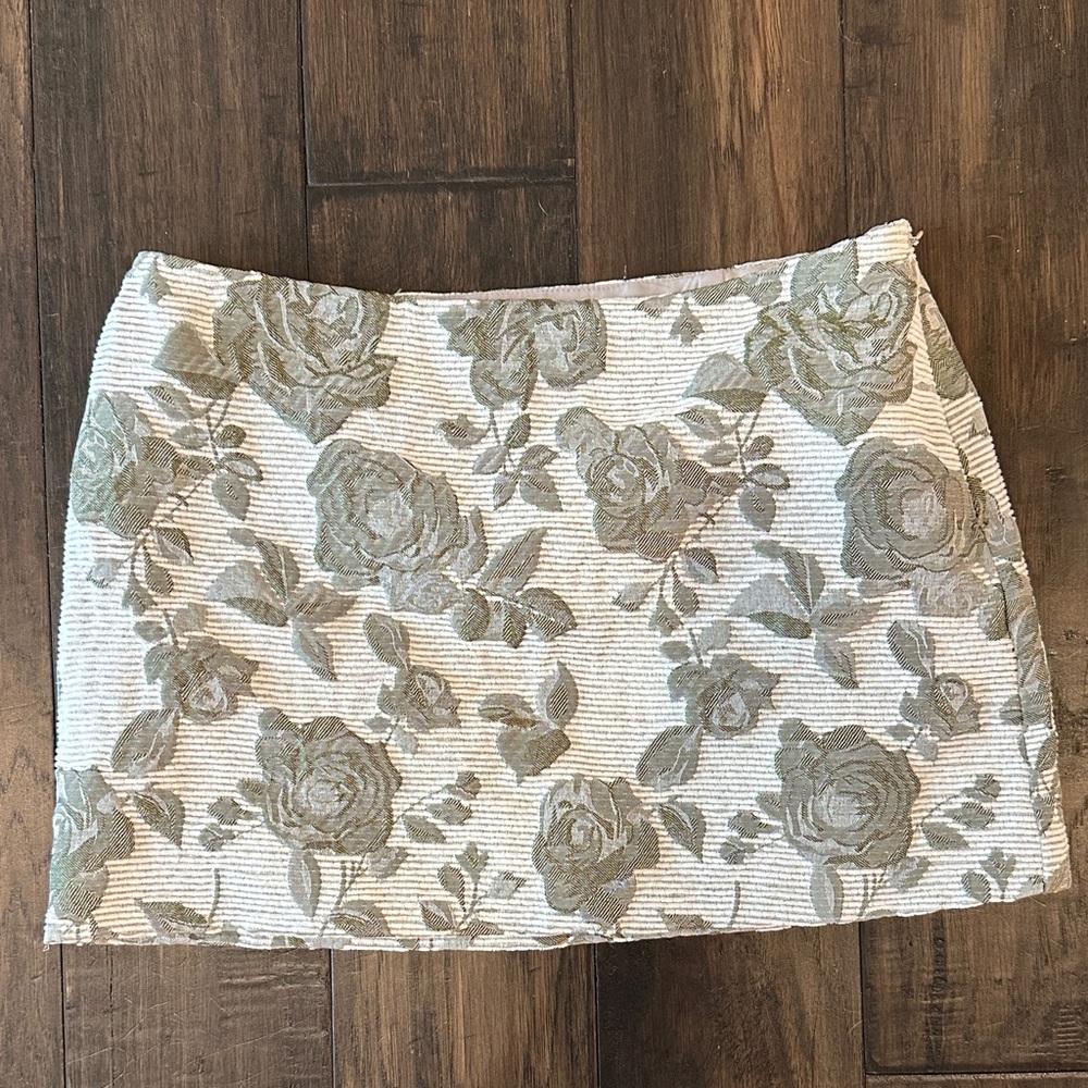 Reformation Floral Mini low rise Skirt - Cream and Green